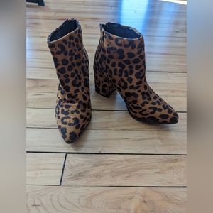 Top Moda animal print ankle booties